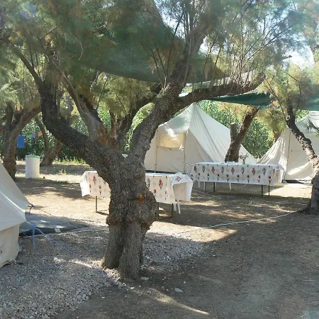 Elizabeth Кемпінг 2*